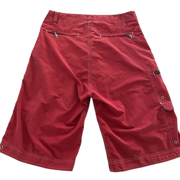 VINTAGE No Boundaries Men's Red Cargo Shorts 32 Y2K Skater Baggy Techwear - Picture 2 of 12